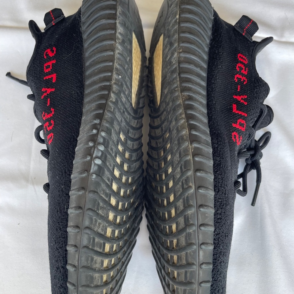 Adidas Yeezy - Picture 7 of 13